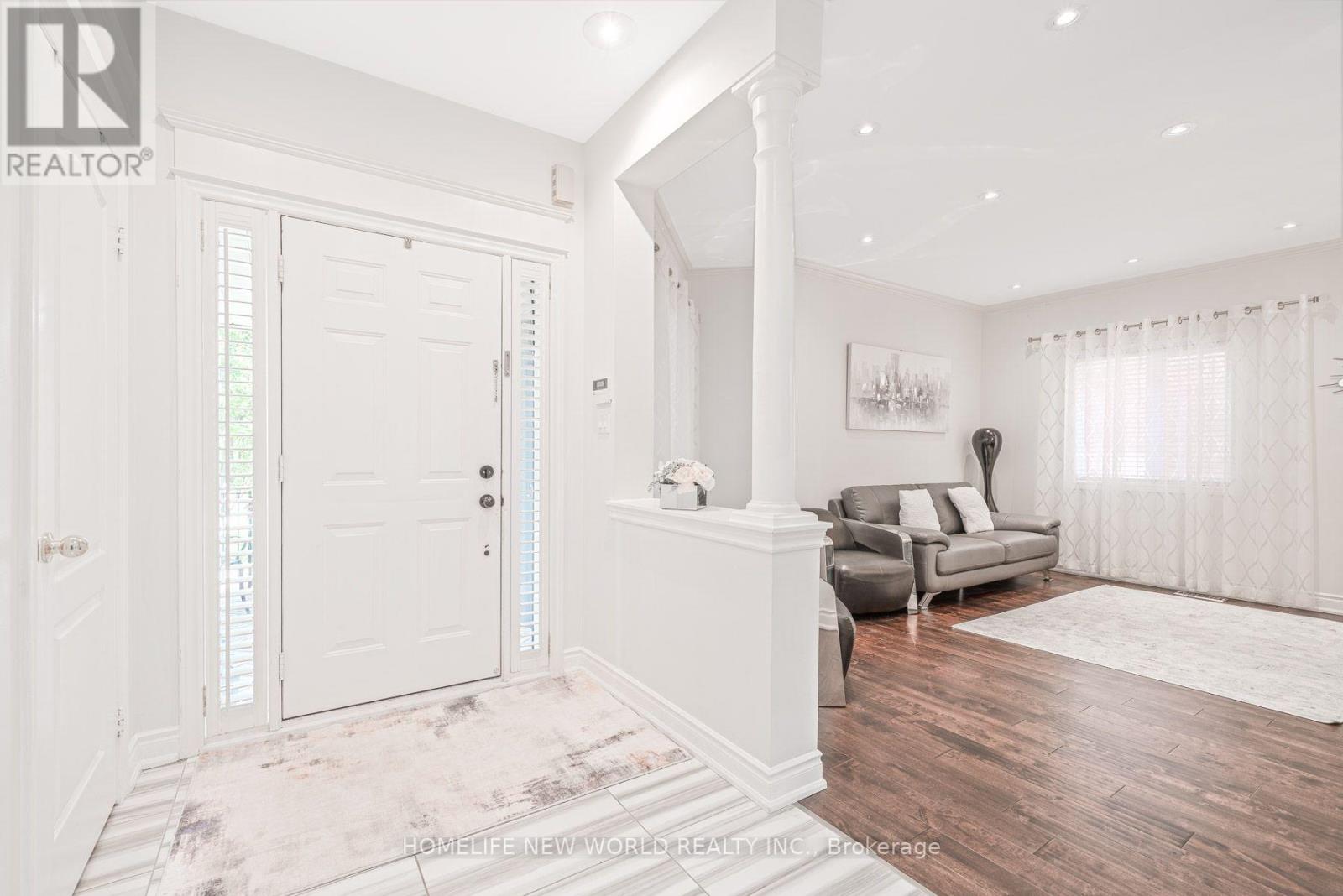 397 Hewitt Circle, Newmarket, Ontario  L3X 2L8 - Photo 5 - N13778032
