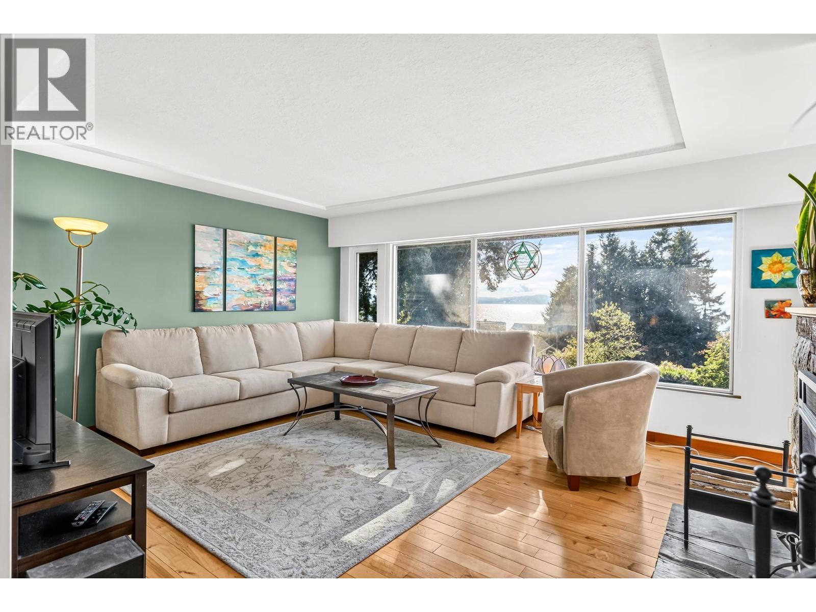 4735 Laurel Avenue, Sechelt, British Columbia  V7Z 0B4 - Photo 3 - R3164754