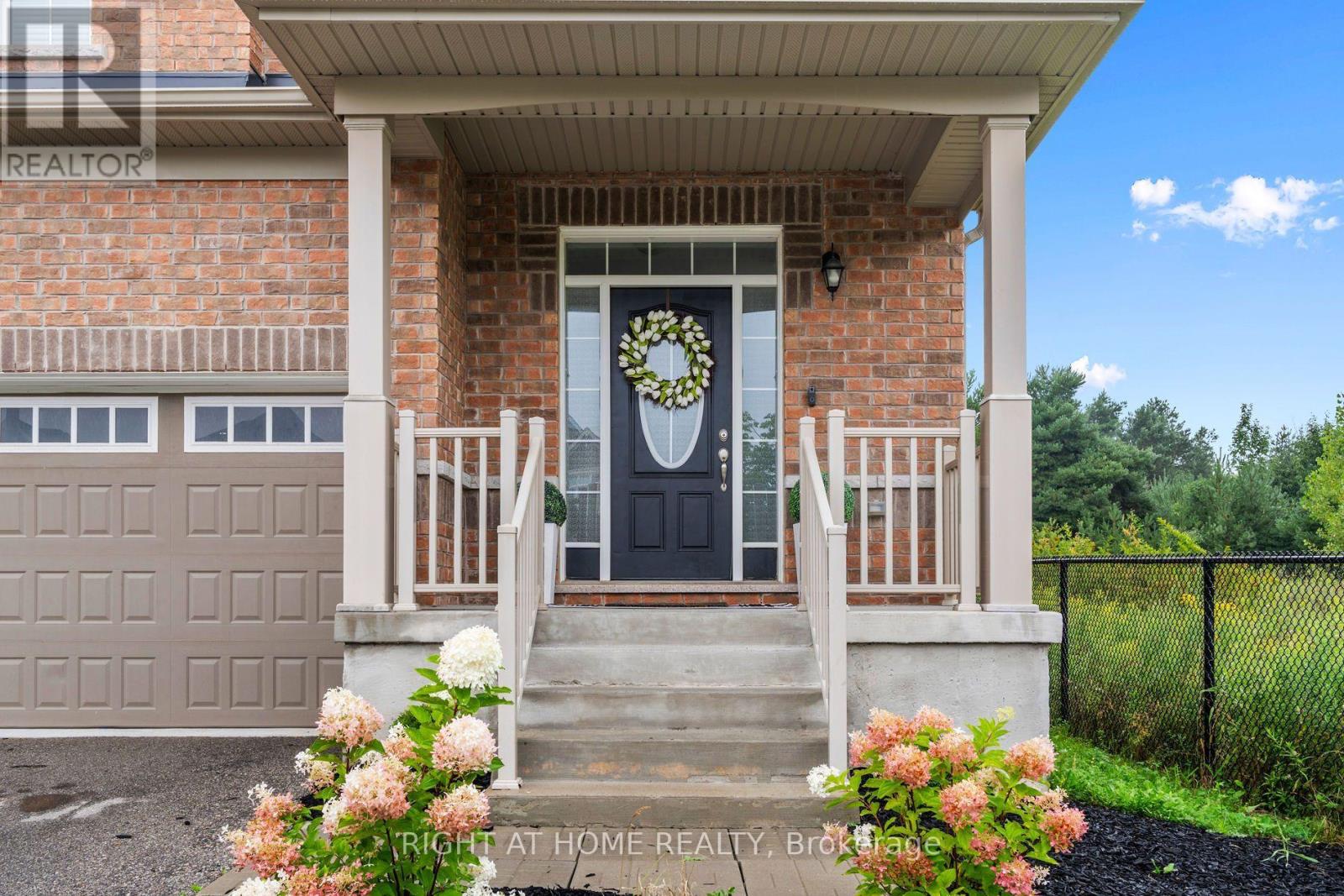 404 Equestrian Way, Cambridge, Ontario  N3E 0B9 - Photo 4 - X13778042