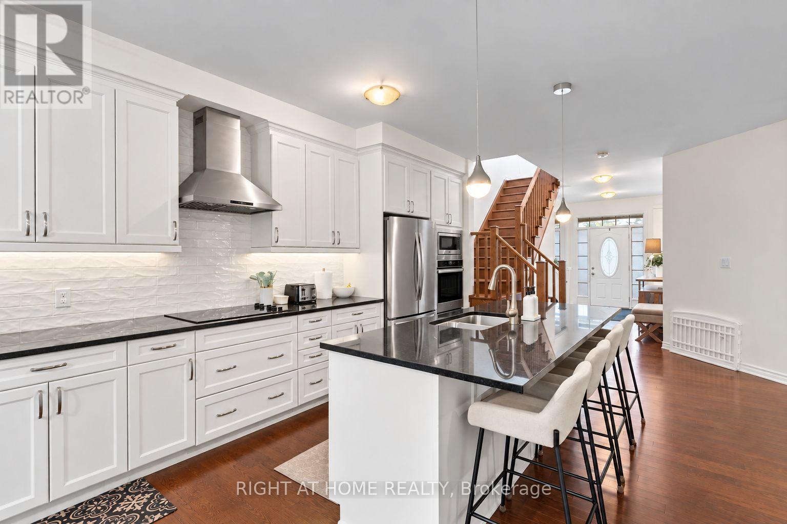 404 Equestrian Way, Cambridge, Ontario  N3E 0B9 - Photo 9 - X13778042
