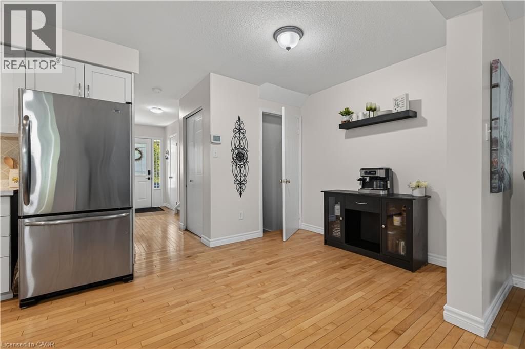 475 Annapolis Court, Waterloo, Ontario  N2K 4E7 - Photo 10 - 40861303