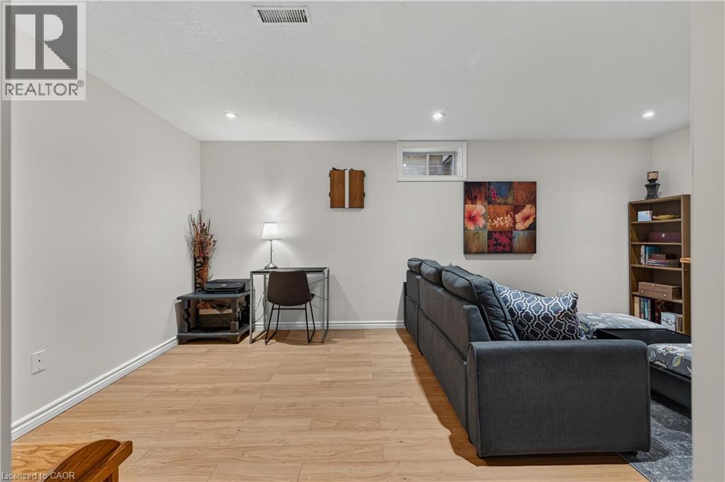 475 Annapolis Court, Waterloo, Ontario  N2K 4E7 - Photo 30 - 40861303