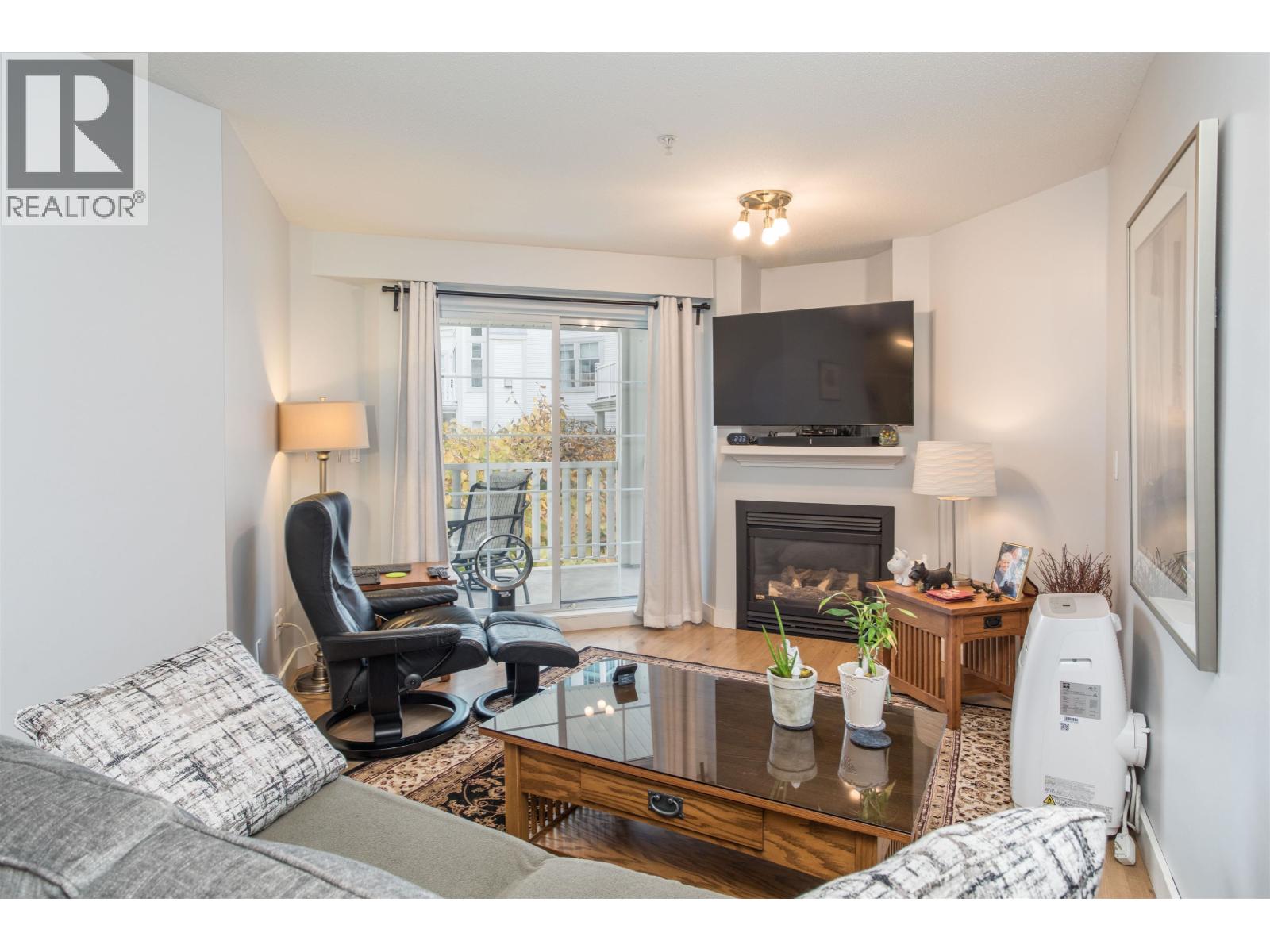 313 147 E 1st Street, North Vancouver, British Columbia  V7L 1B2 - Photo 4 - R3150007
