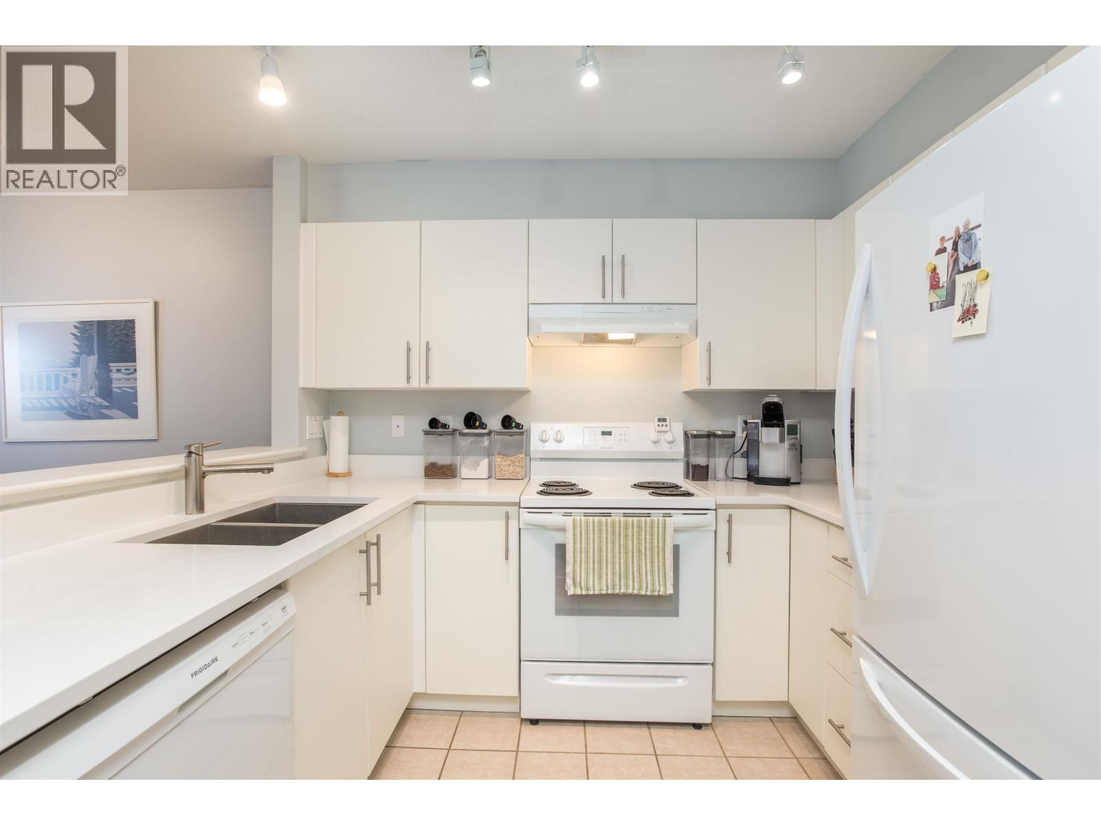 313 147 E 1ST STREET, North Vancouver, British Columbia