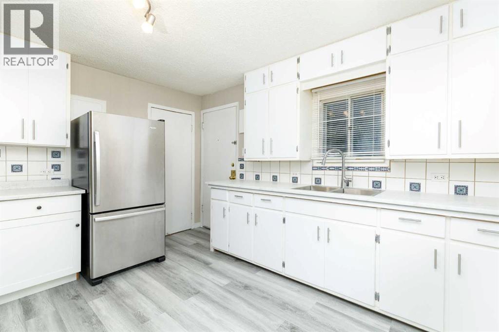3905 46 Street, Red Deer, Alberta  T4J 1B5 - Photo 15 - A2312986
