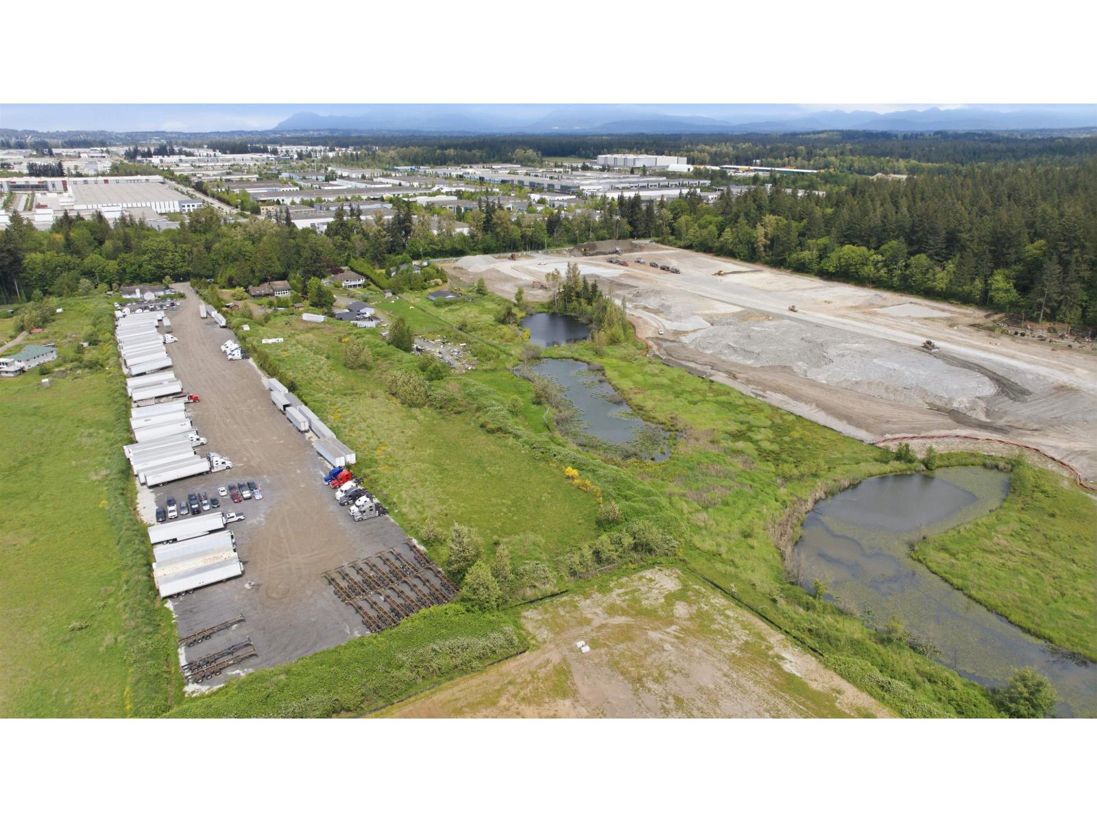 18998 20 Avenue, Surrey, British Columbia  V3Z 9V2 - Photo 3 - R3144297