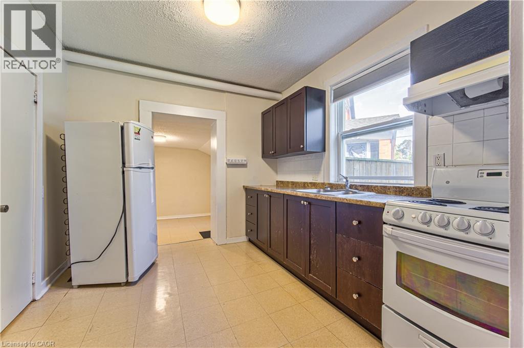 217 Lancaster Street E, Kitchener, Ontario  N2H 4T9 - Photo 10 - 40861010