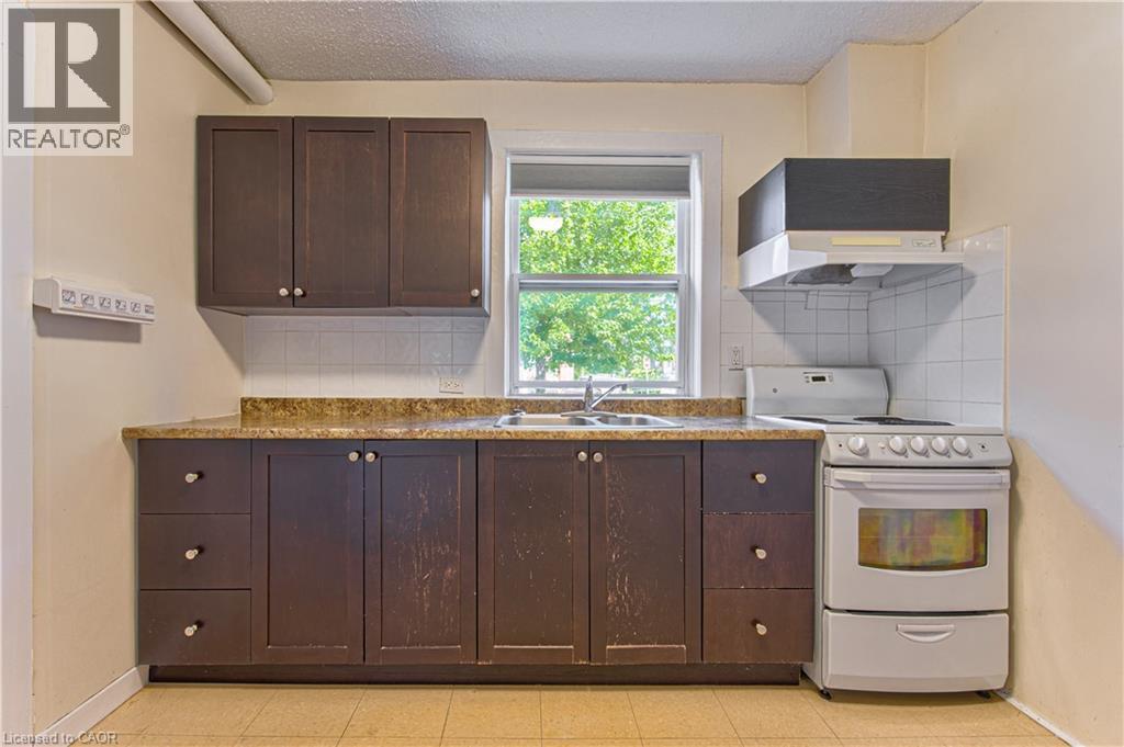 217 Lancaster Street E, Kitchener, Ontario  N2H 4T9 - Photo 11 - 40861010