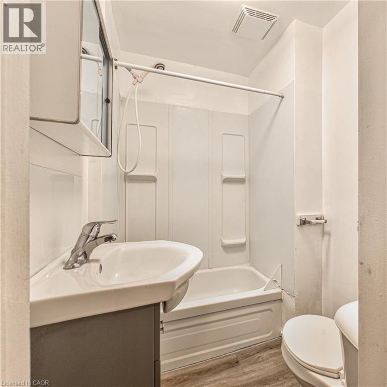 217 Lancaster Street E, Kitchener, Ontario  N2H 4T9 - Photo 12 - 40861010