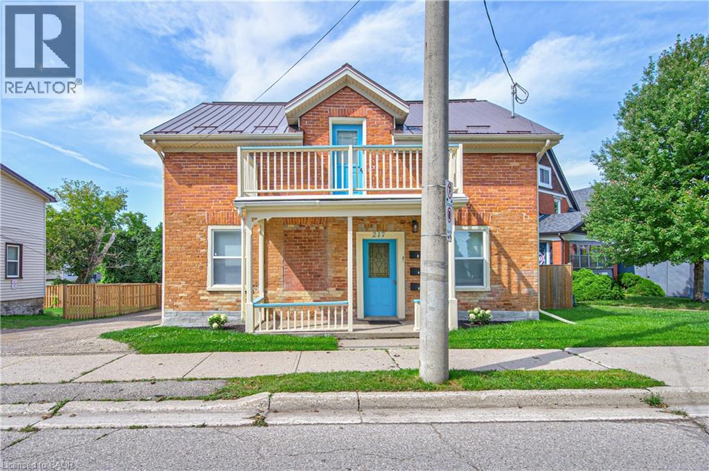 217 Lancaster Street E, Kitchener, Ontario  N2H 4T9 - Photo 2 - 40861010