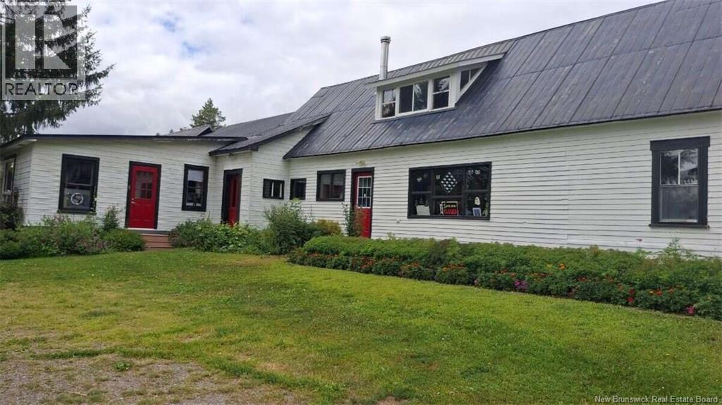 359 Route 560, Woodstock, New Brunswick  E7M 3H1 - Photo 2 - NB147755