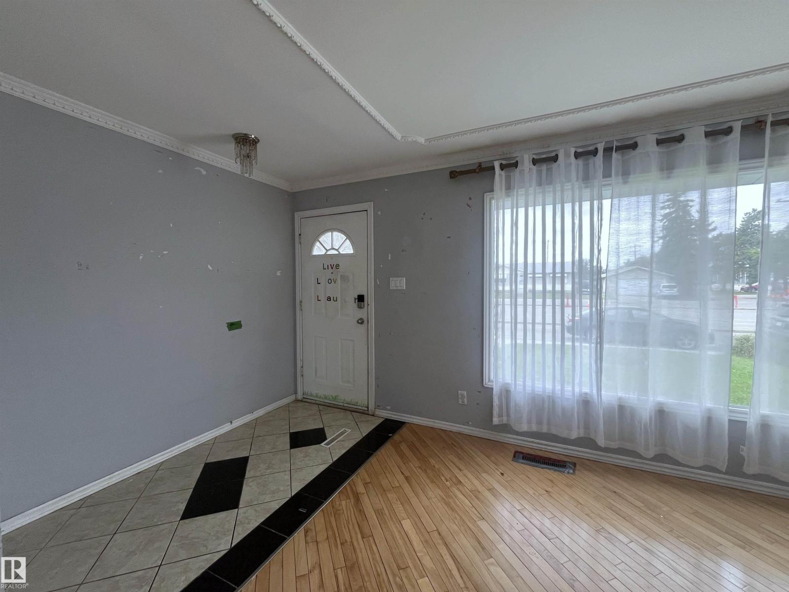 8817 163 St NW, Edmonton, Alberta  T5R 2N8 - Photo 2 - E4508544