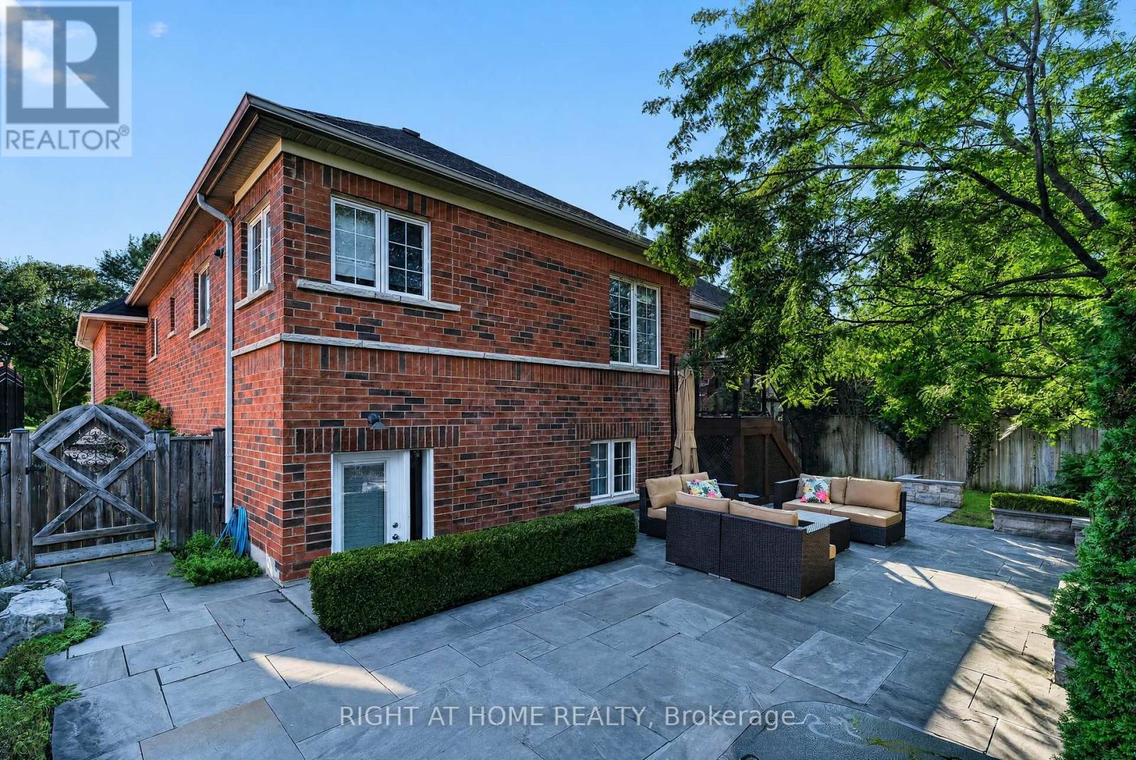 8 Branthaven Court, Whitby, Ontario  L1M 0B2 - Photo 44 - E13770398