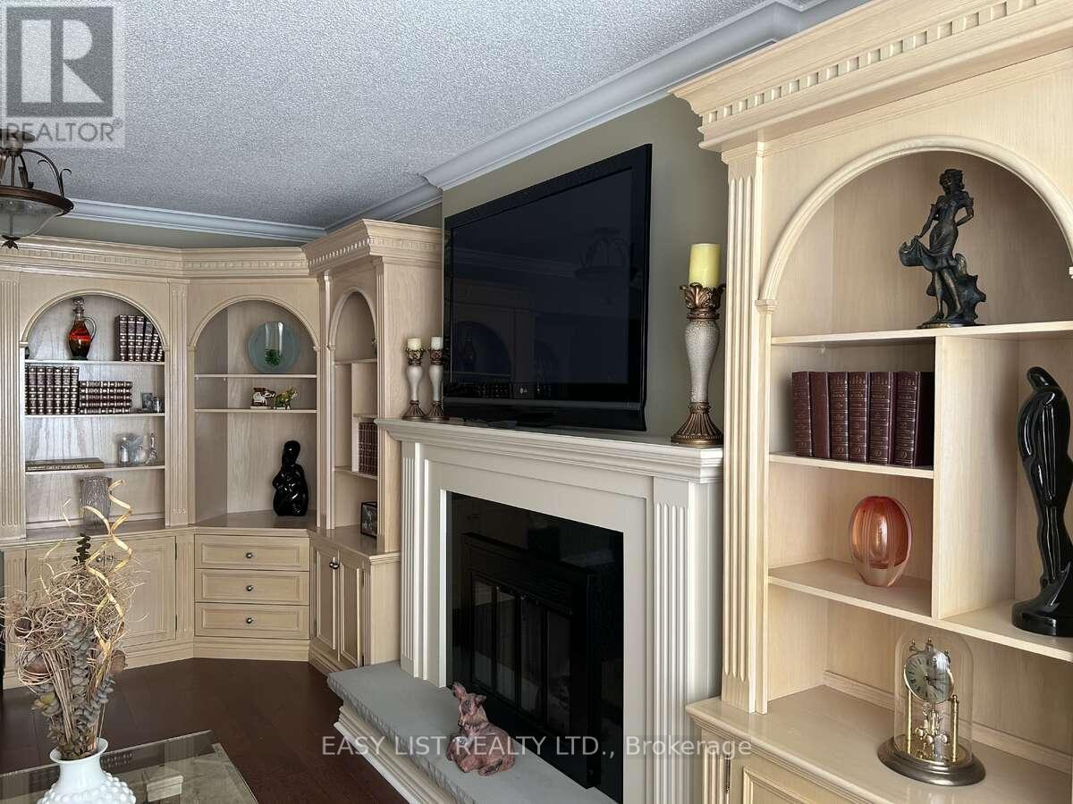 14 Gas Light Crescent, Vaughan, Ontario  L4L 8E8 - Photo 7 - N13725554