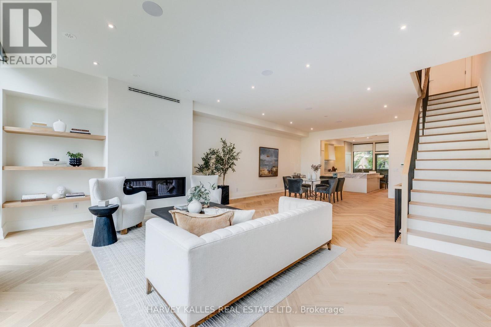 32 Evergreen Gardens, Toronto, Ontario  M4G 1C5 - Photo 11 - C13752418