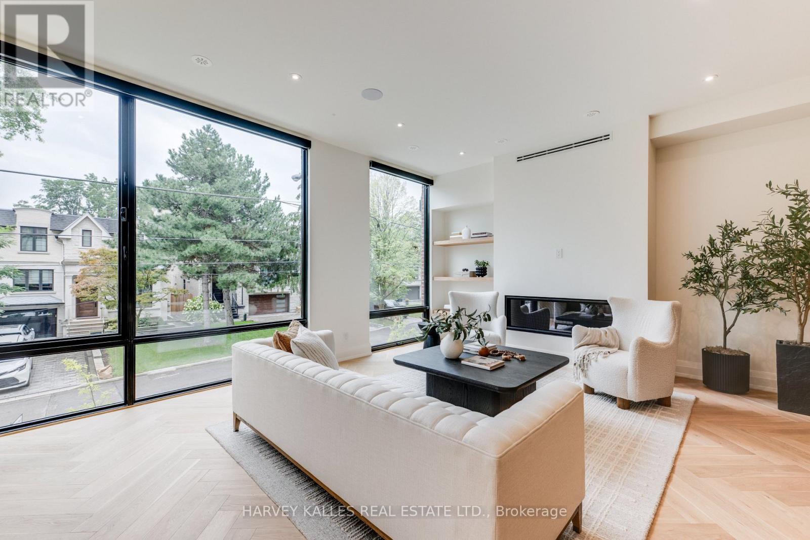 32 Evergreen Gardens, Toronto, Ontario  M4G 1C5 - Photo 12 - C13752418