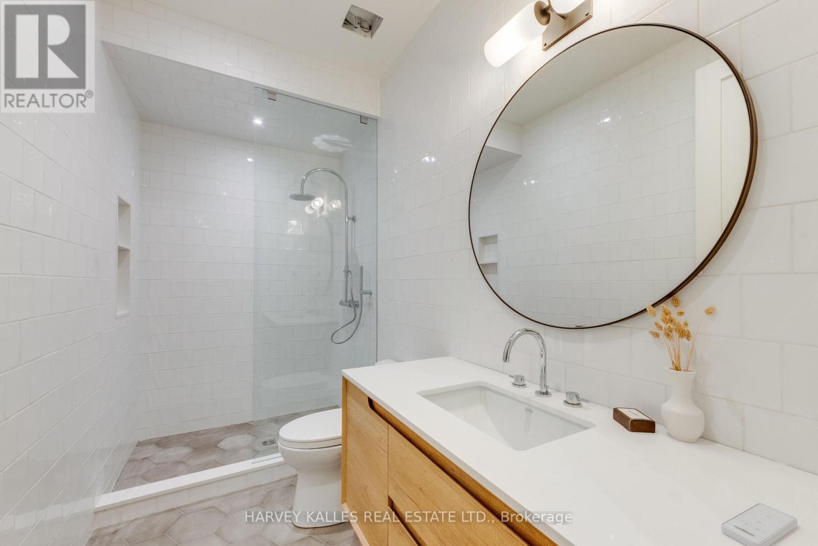 32 Evergreen Gardens, Toronto, Ontario  M4G 1C5 - Photo 6 - C13752418