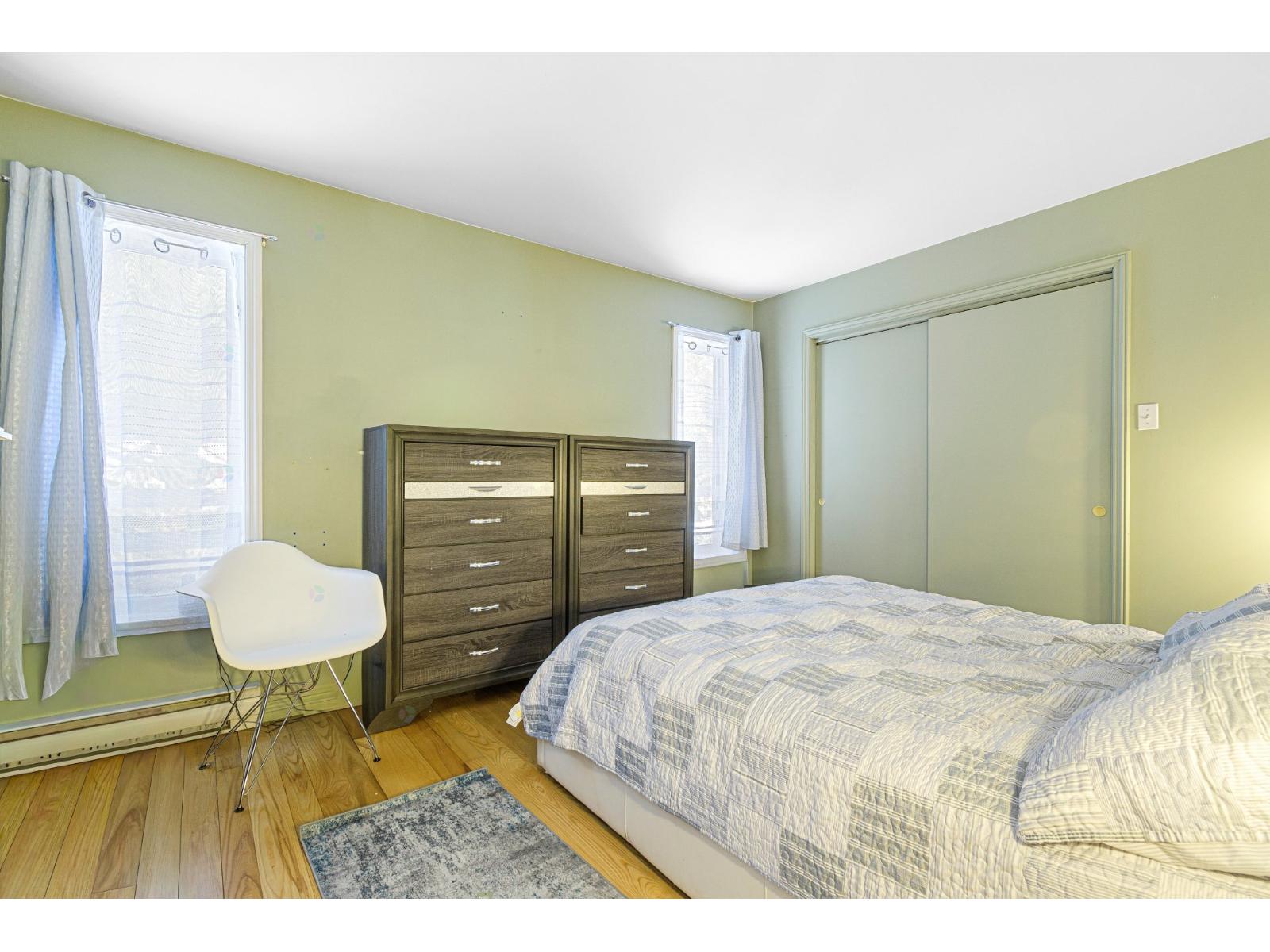 84-84A Ch. du Vallon Saint-Sauveur Quebec Canada J0R1R3 5