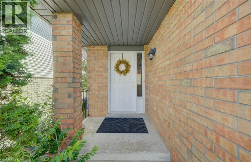 19 Templewood Drive, Kitchener, Ontario  N2R 1K9 - Photo 5 - 40860944