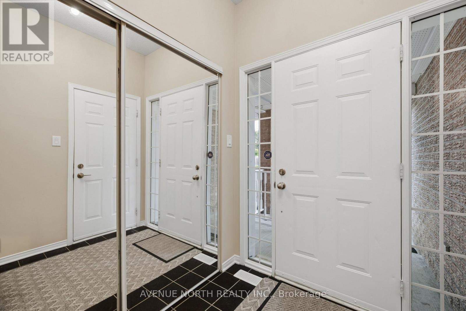 66 Woodgate Way, Ottawa, Ontario  K2J 4E6 - Photo 5 - X13778094
