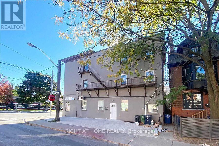 852 Bathurst Street, Toronto, Ontario  M5R 3G1 - Photo 2 - C13778096