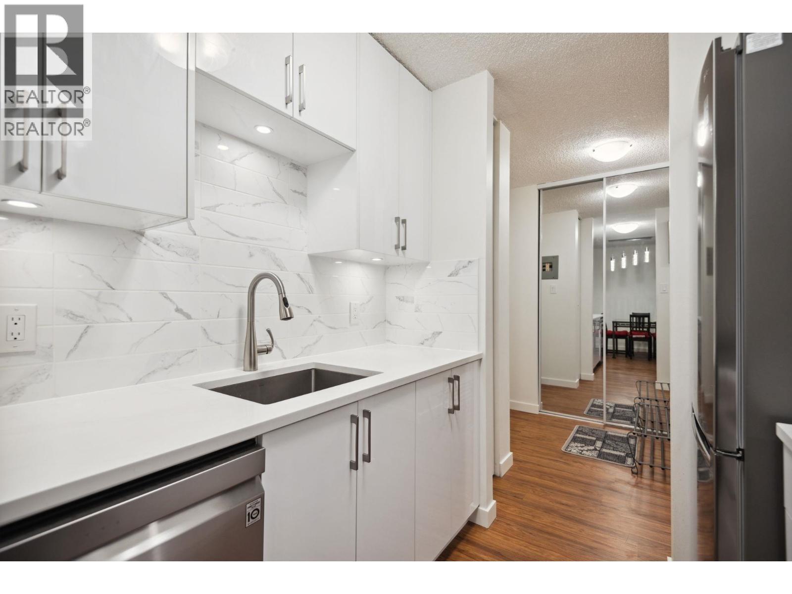 519 2012 Fullerton Avenue, North Vancouver, British Columbia  V7P 3E3 - Photo 3 - R3163358