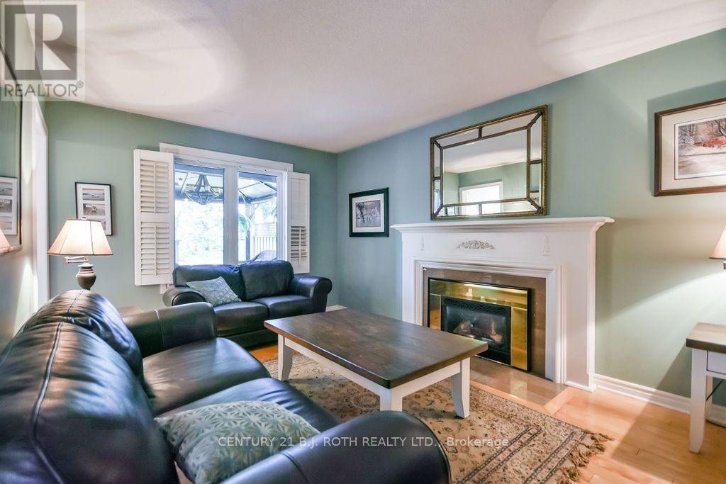 24 Grand Forest Drive, Barrie, Ontario  L4N 7E8 - Photo 15 - S13778136