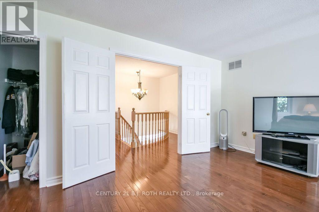 24 Grand Forest Drive, Barrie, Ontario  L4N 7E8 - Photo 19 - S13778136