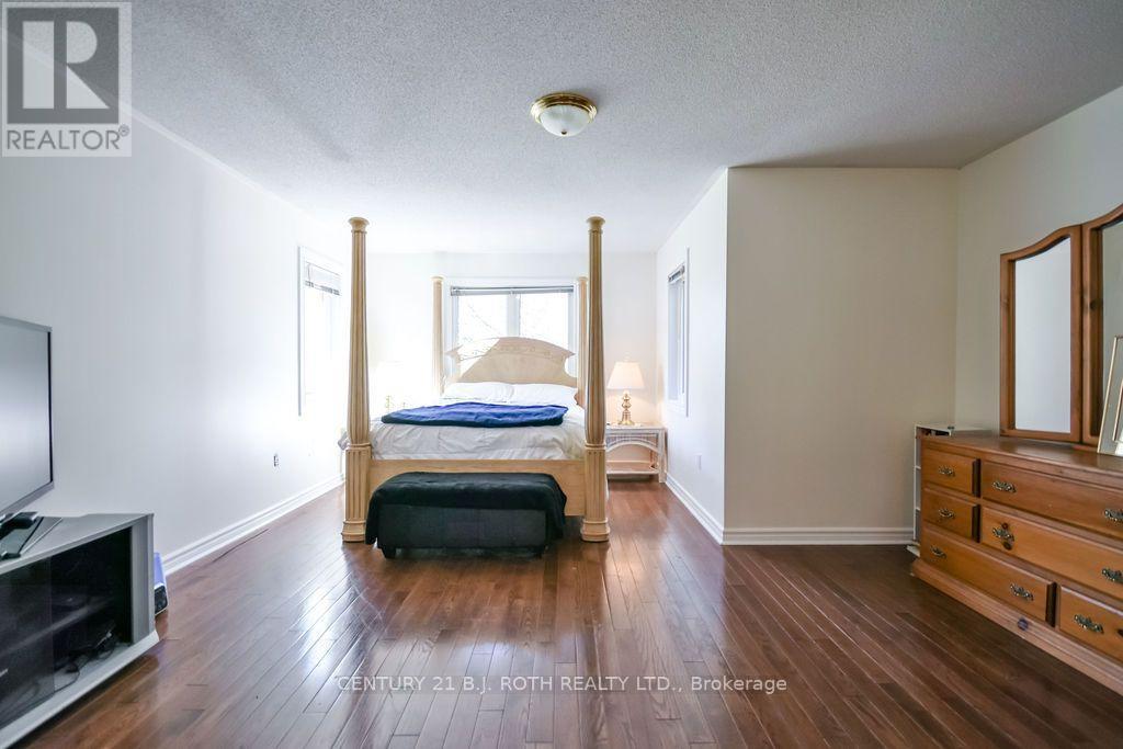 24 Grand Forest Drive, Barrie, Ontario  L4N 7E8 - Photo 20 - S13778136