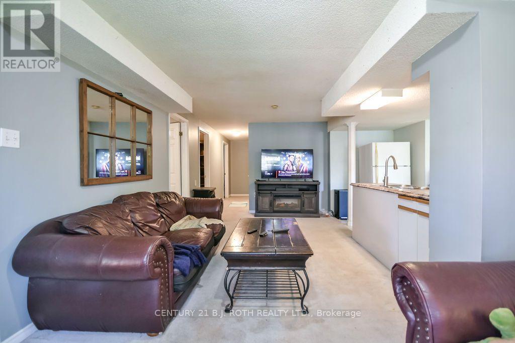 24 Grand Forest Drive, Barrie, Ontario  L4N 7E8 - Photo 39 - S13778136