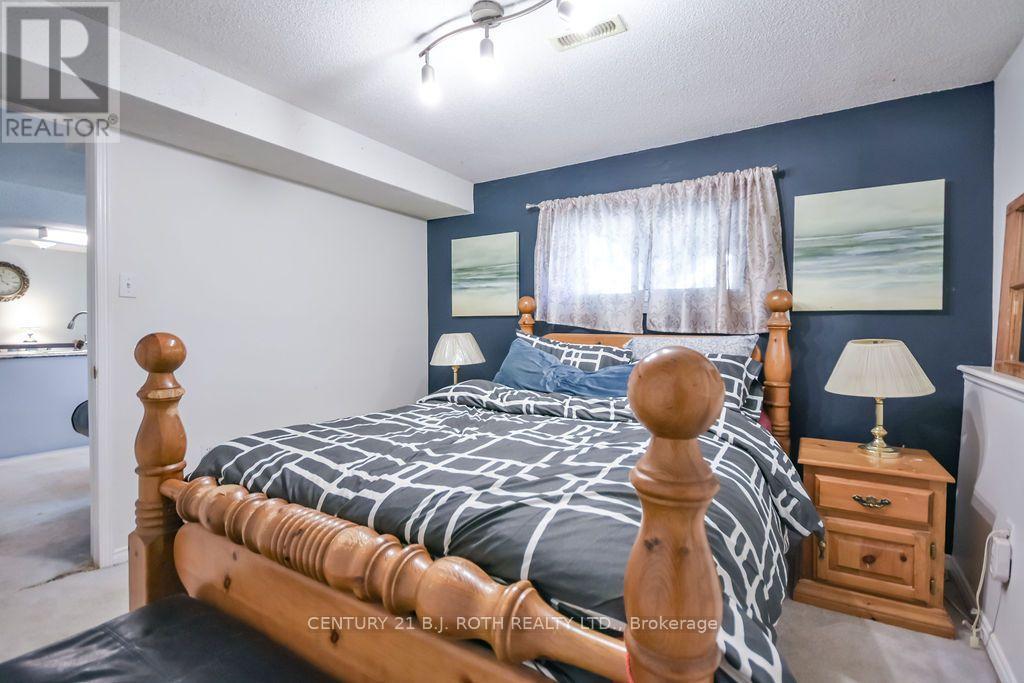 24 Grand Forest Drive, Barrie, Ontario  L4N 7E8 - Photo 45 - S13778136