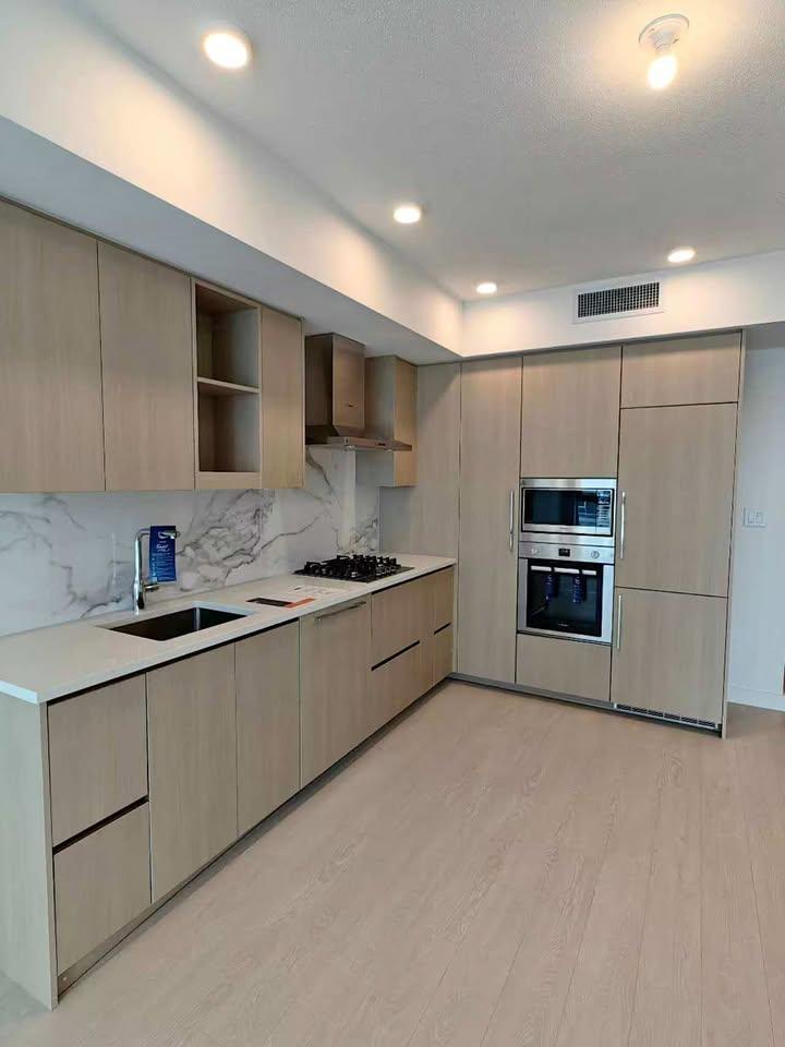 10xx 13778 100 Avenue, Surrey, British Columbia  V3T 0V3 - Photo 2 - R3164779