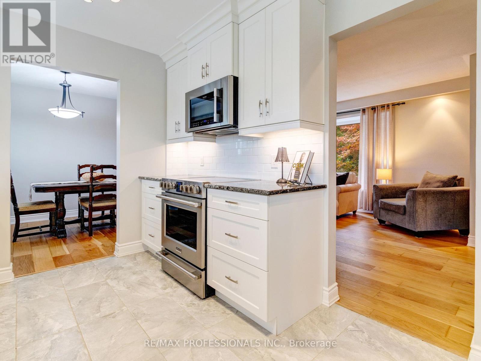 652 Meadow Lane, Burlington, Ontario  L7L 4R8 - Photo 11 - W13778122