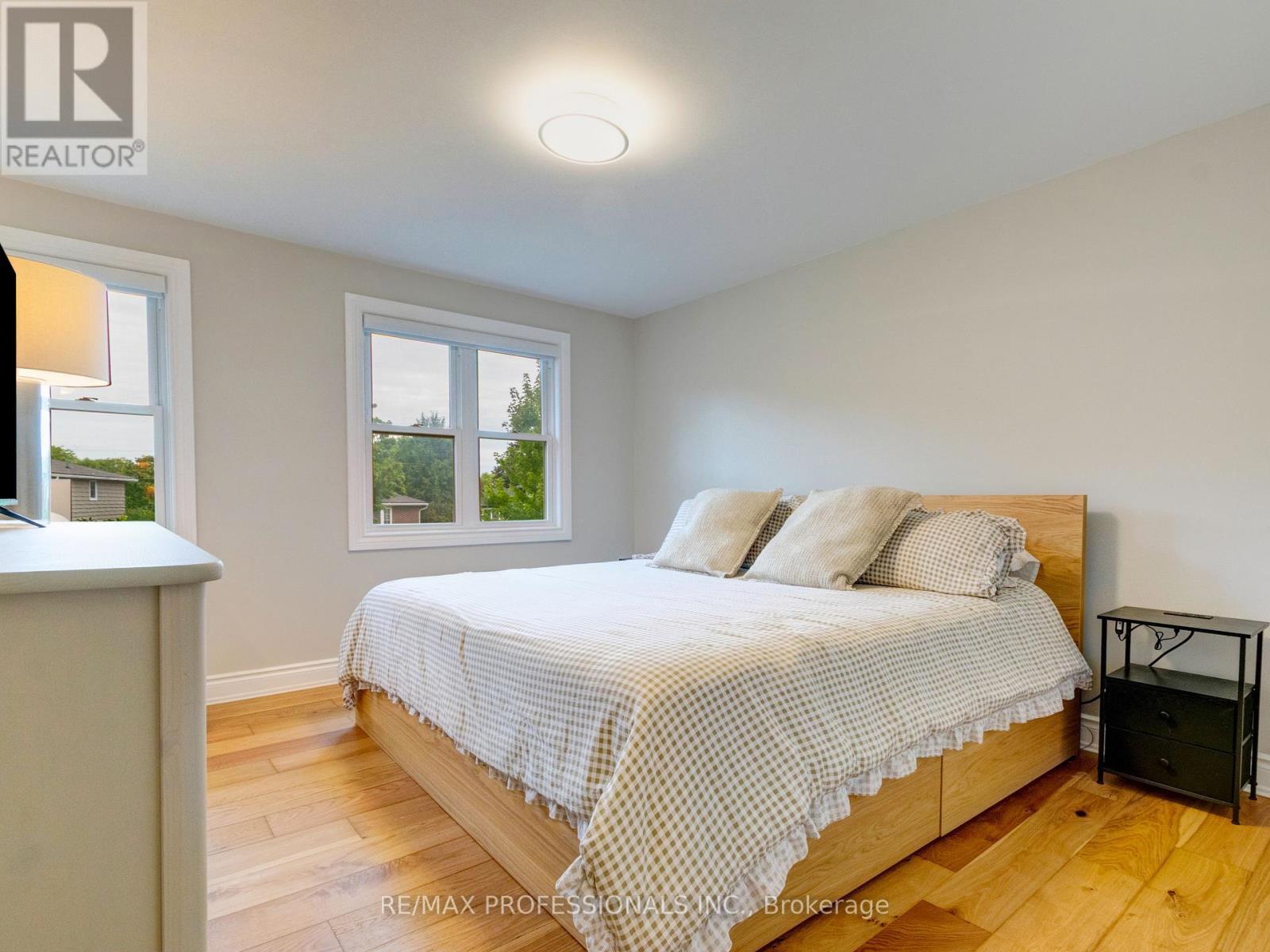 652 Meadow Lane, Burlington, Ontario  L7L 4R8 - Photo 19 - W13778122
