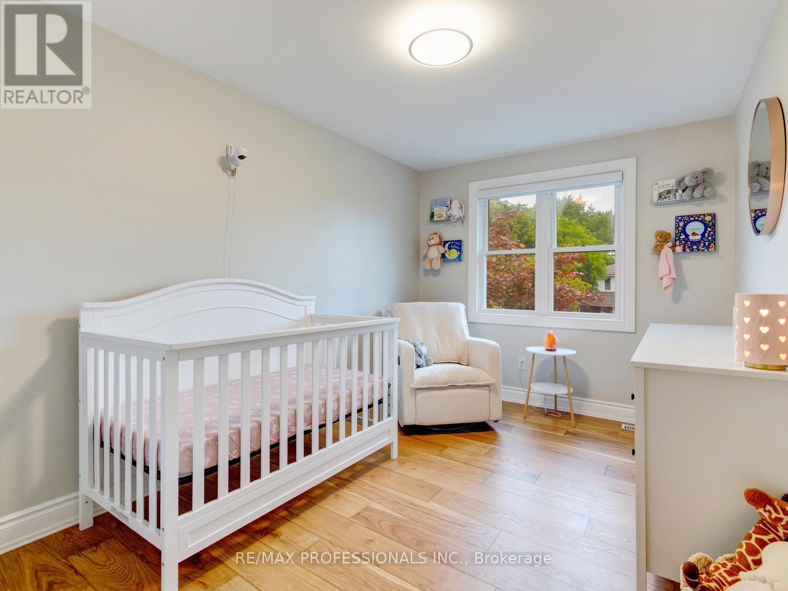 652 Meadow Lane, Burlington, Ontario  L7L 4R8 - Photo 24 - W13778122