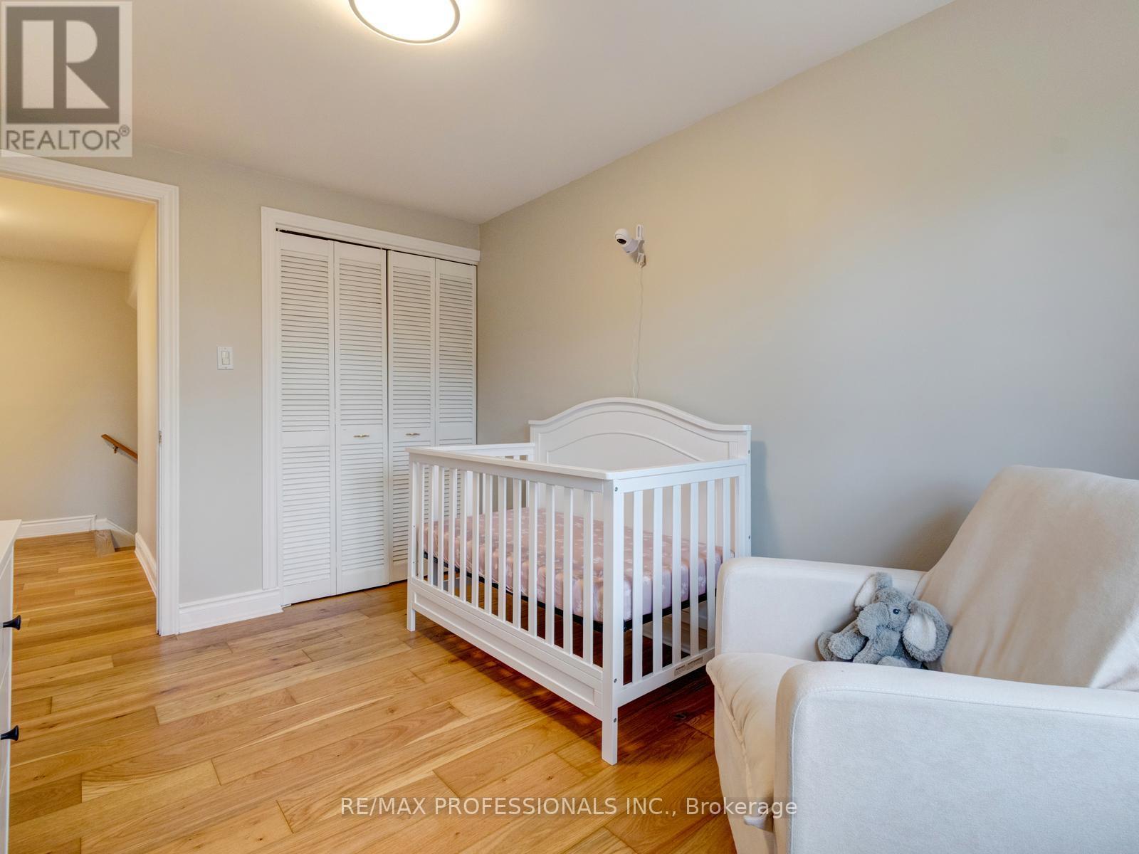 652 Meadow Lane, Burlington, Ontario  L7L 4R8 - Photo 25 - W13778122