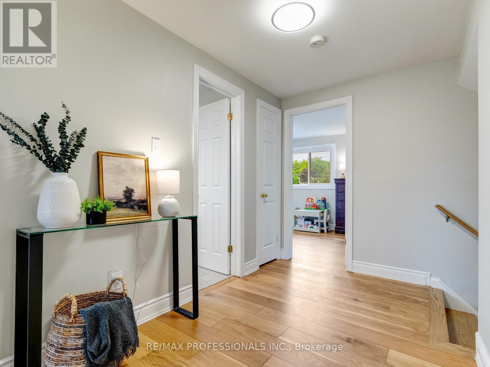 652 Meadow Lane, Burlington, Ontario  L7L 4R8 - Photo 26 - W13778122