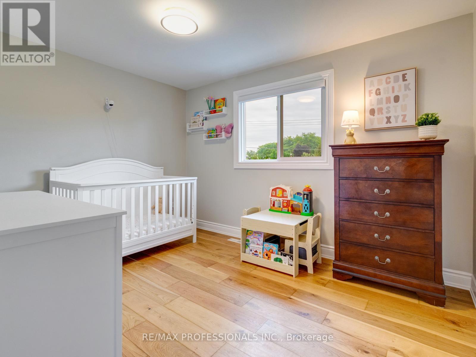 652 Meadow Lane, Burlington, Ontario  L7L 4R8 - Photo 27 - W13778122