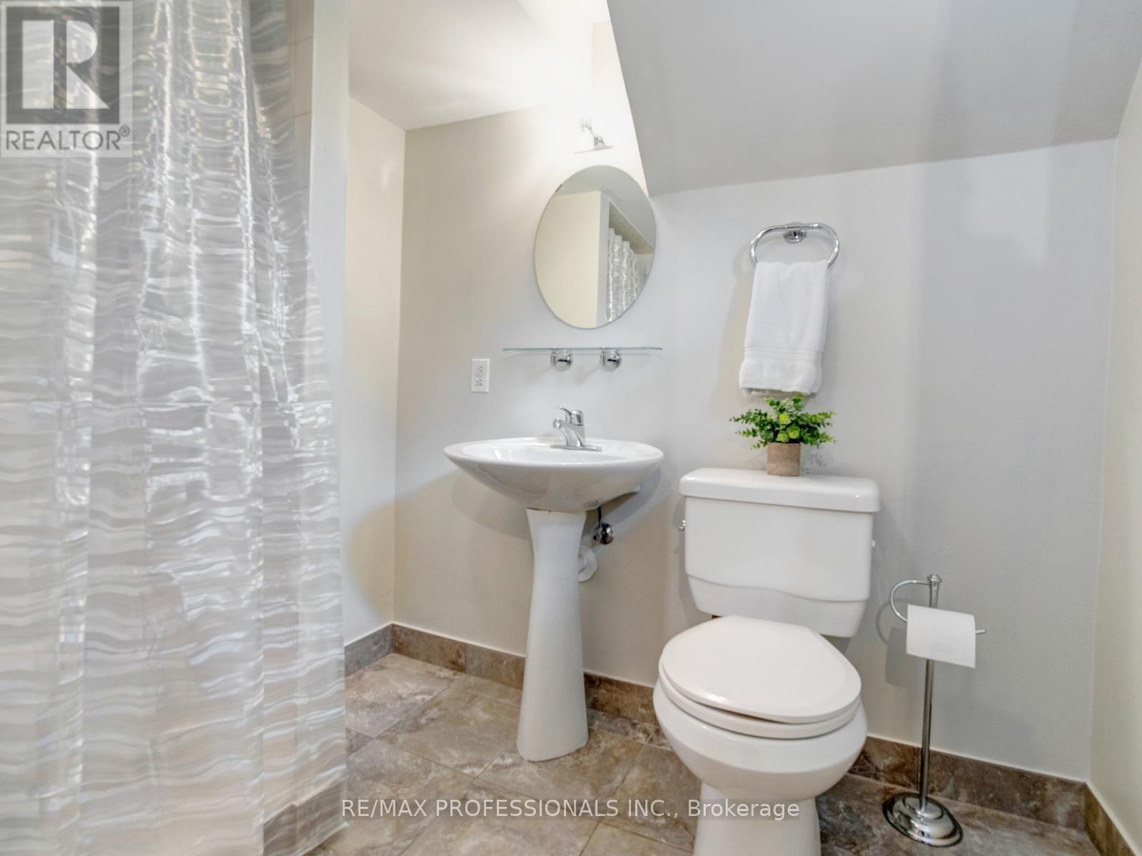 652 Meadow Lane, Burlington, Ontario  L7L 4R8 - Photo 33 - W13778122