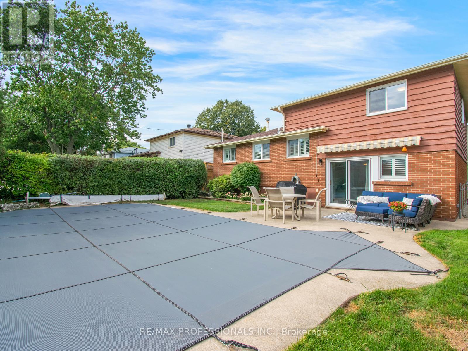 652 Meadow Lane, Burlington, Ontario  L7L 4R8 - Photo 37 - W13778122