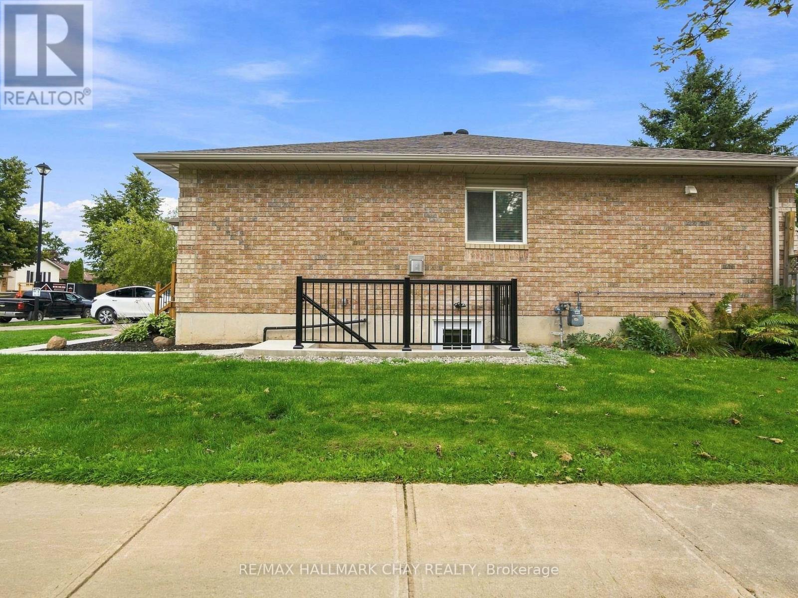 Lower - 1 Touchette Drive, Barrie, Ontario  L4N 7L8 - Photo 19 - S13767050