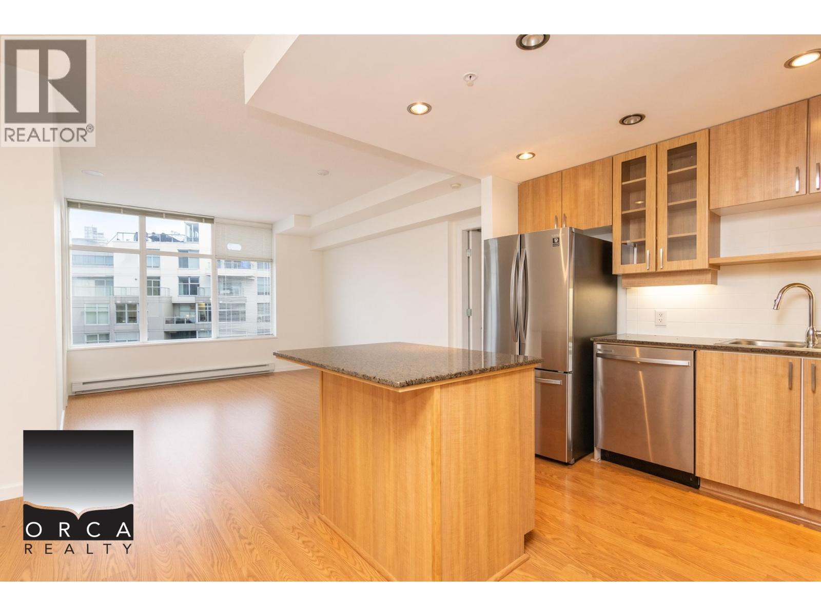 9232 University Crescent, Burnaby, British Columbia  V5A 0C8 - Photo 2 - R3164778