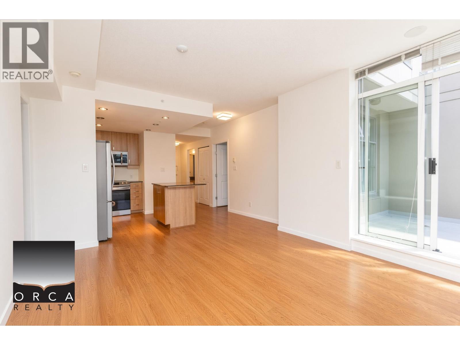 9232 University Crescent, Burnaby, British Columbia  V5A 0C8 - Photo 4 - R3164778
