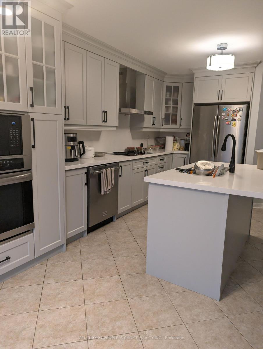 228 Fandango Drive, Brampton, Ontario  L6X 0M1 - Photo 5 - W13778138