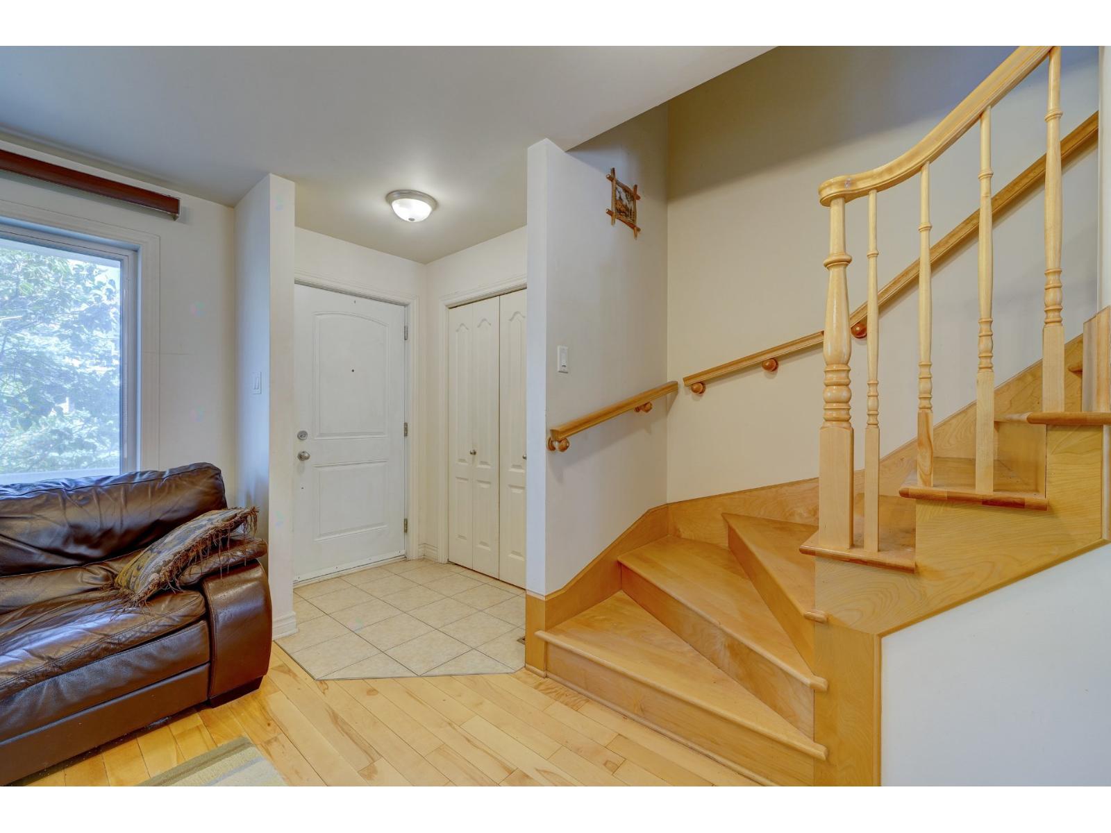 2235 Rue des Cigognes Laval (Sainte-Rose) Quebec Canada H7L0A9 4
