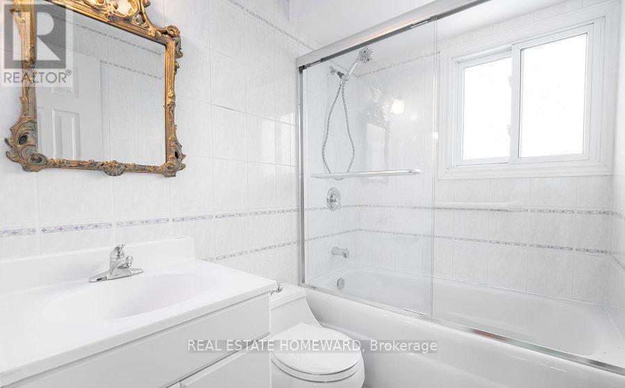 27 Drumern Crescent, Richmond Hill, Ontario  L4C 5H9 - Photo 30 - N13777582