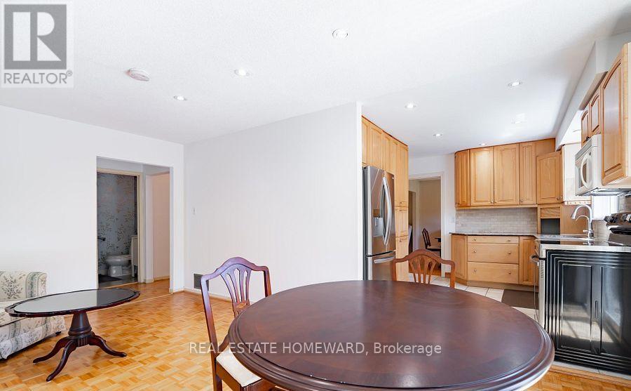 27 Drumern Crescent, Richmond Hill, Ontario  L4C 5H9 - Photo 11 - N13777582