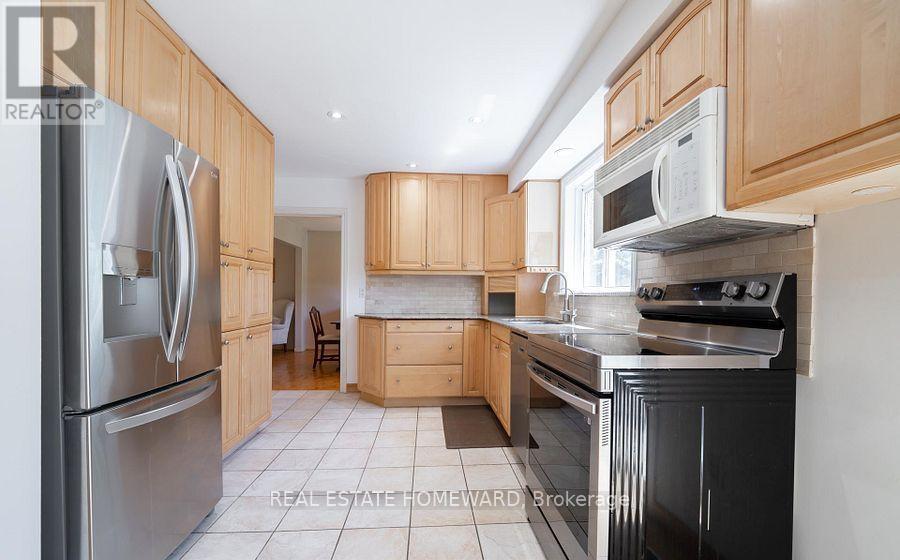 27 Drumern Crescent, Richmond Hill, Ontario  L4C 5H9 - Photo 8 - N13777582