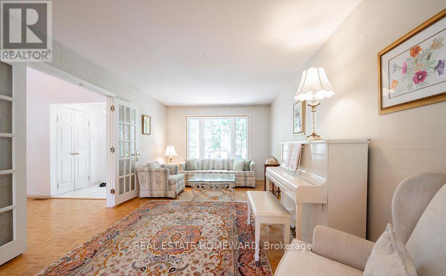 27 Drumern Crescent, Richmond Hill, Ontario  L4C 5H9 - Photo 7 - N13777582