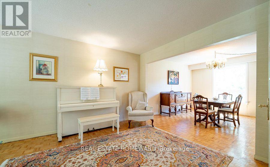 27 Drumern Crescent, Richmond Hill, Ontario  L4C 5H9 - Photo 5 - N13777582